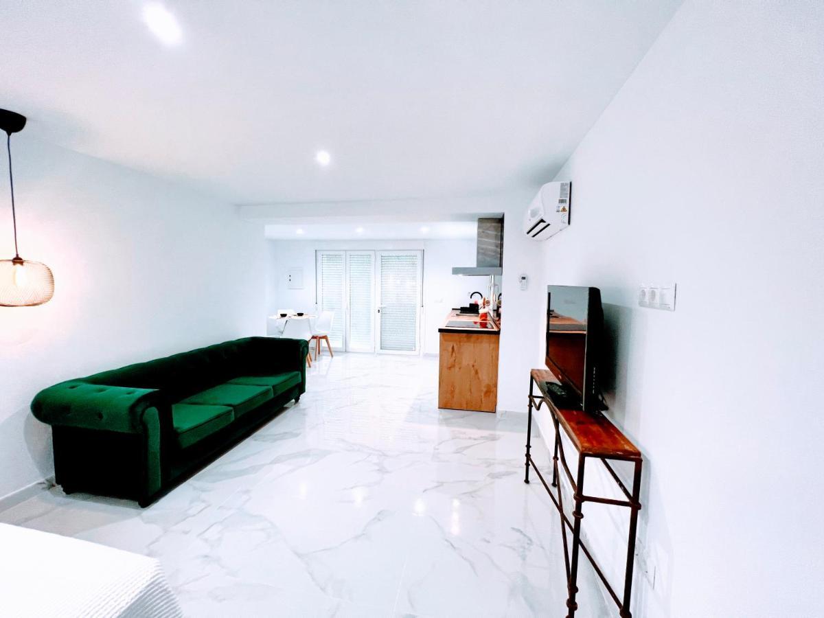 Garden Boutique Apartment El Faro Ngoại thất bức ảnh