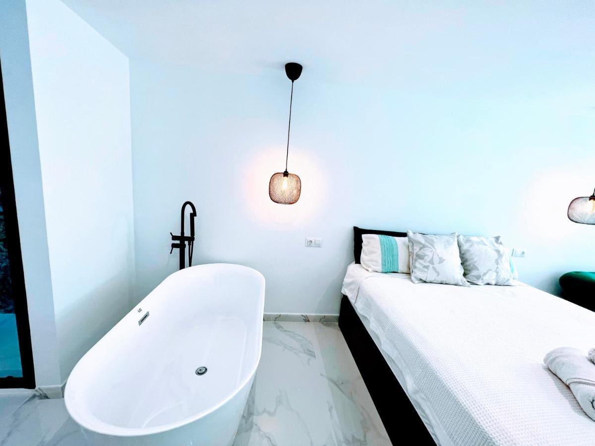Garden Boutique Apartment El Faro Ngoại thất bức ảnh